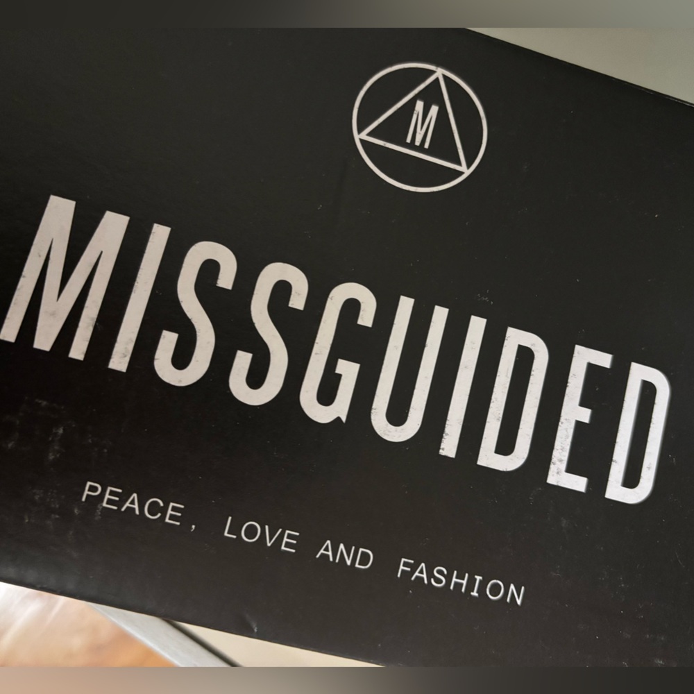 MISSGUIDED Square Toe Sandals - Picture 3 of 3